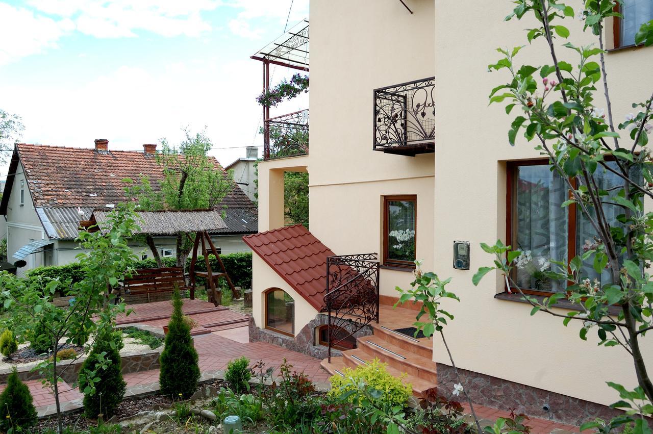 U Olgi Hotel Truskavets Exterior photo